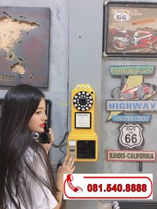Điện thoại treo tường dùng trang trí cửa hàng